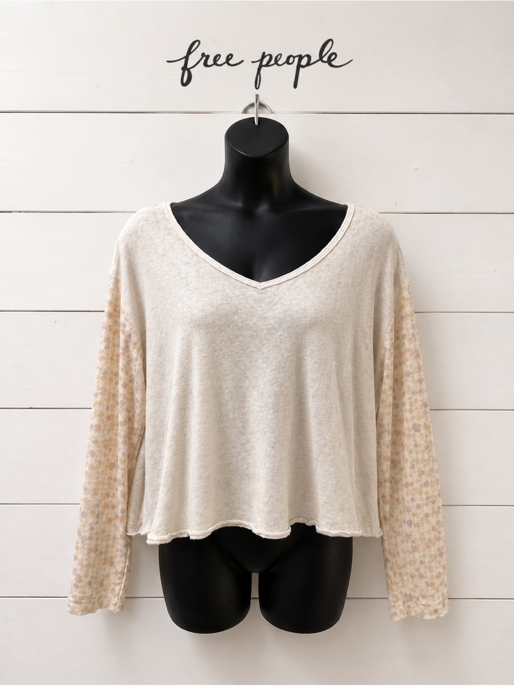FREE PEOPLE cream cropped top with sequin sleeves – size L